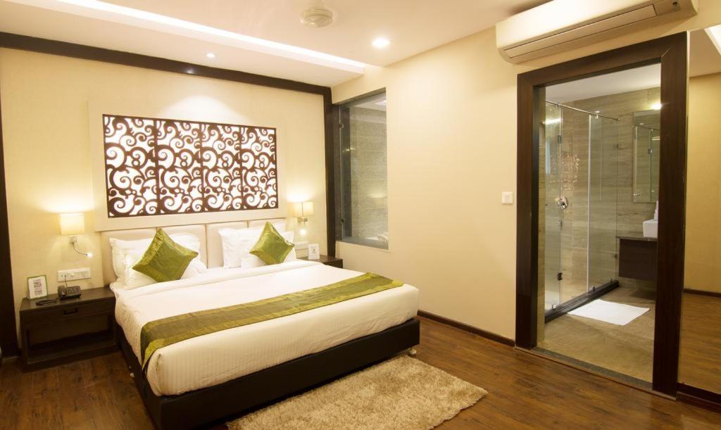 Kc Manor Hotel Jamshedpur Exterior photo