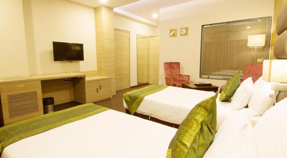 Kc Manor Hotel Jamshedpur Exterior photo