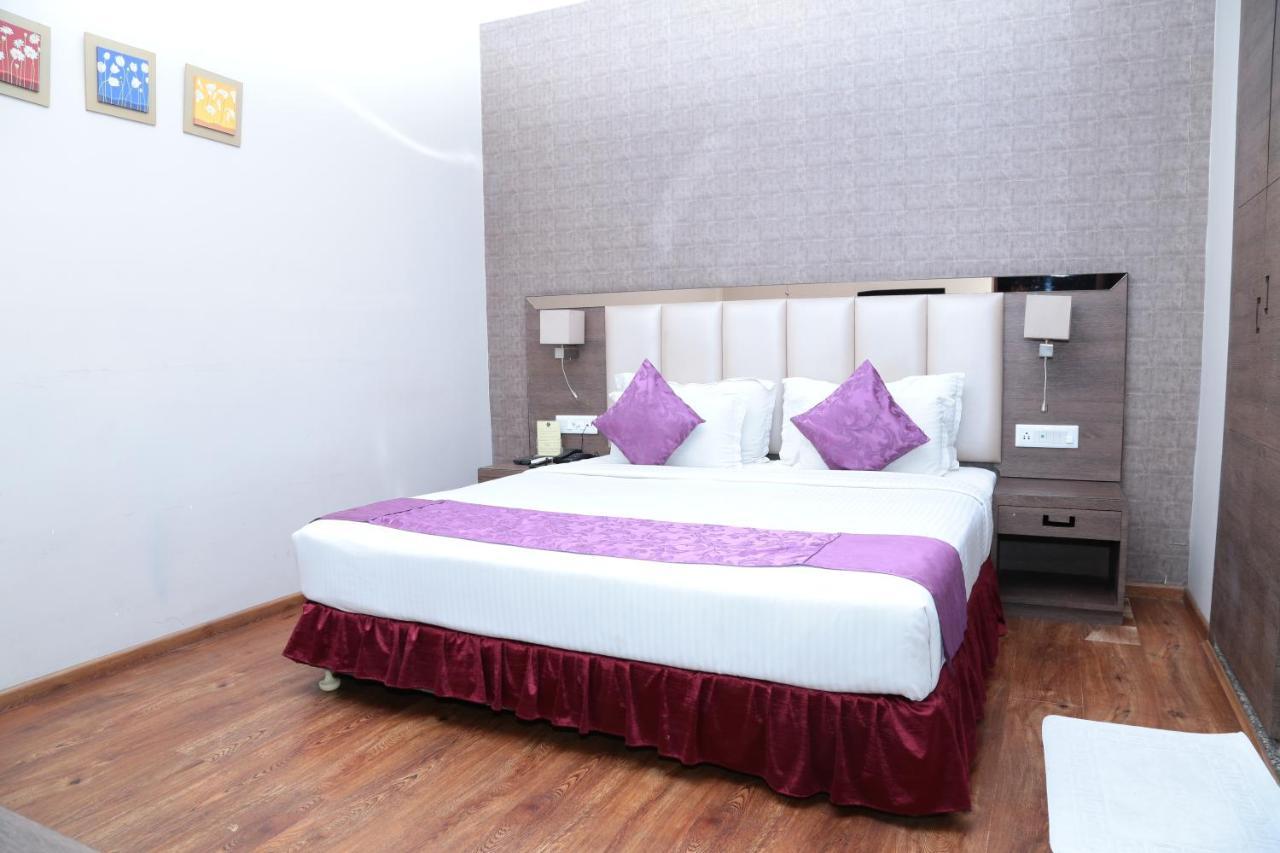 Kc Manor Hotel Jamshedpur Exterior photo
