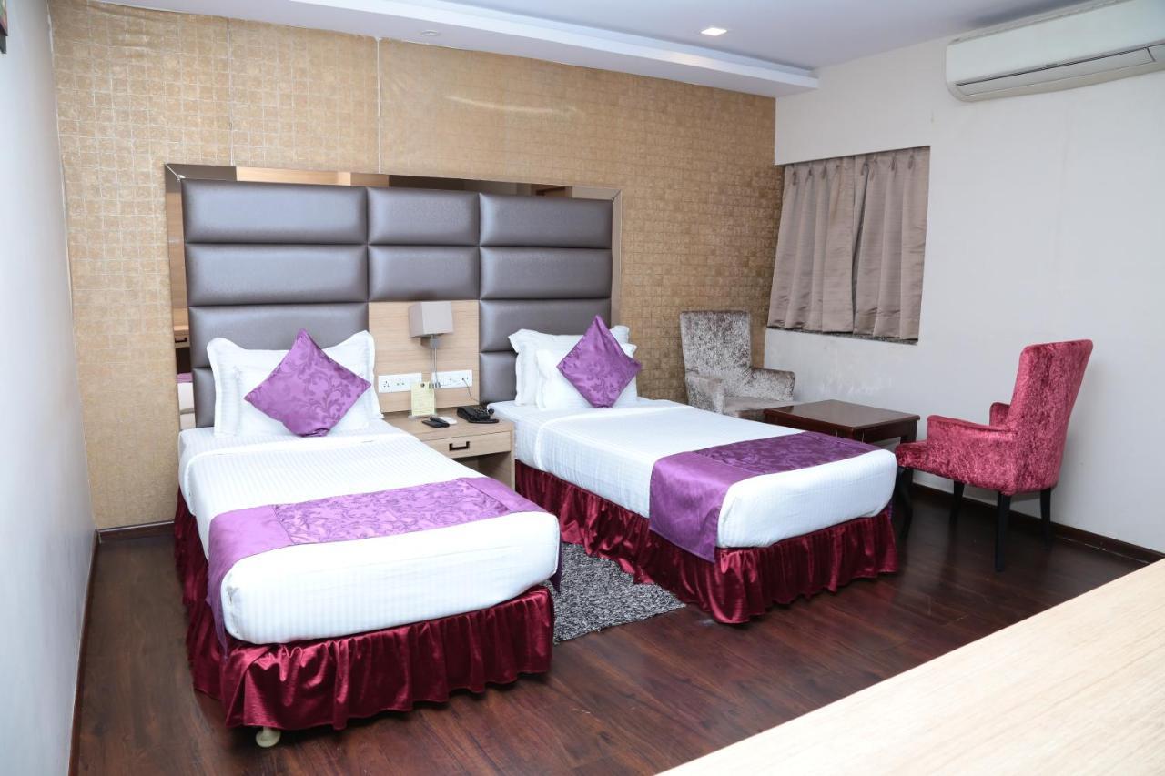 Kc Manor Hotel Jamshedpur Exterior photo